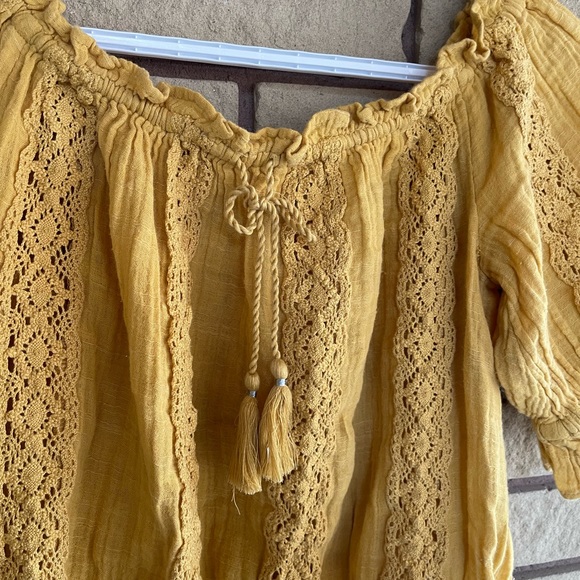 Cropped off the shoulder top - Picture 5 of 7